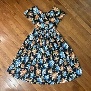 Vintage 1950s Floral Print Full Skirt Black  Cottage Core Cotton Midi Dress XS/S